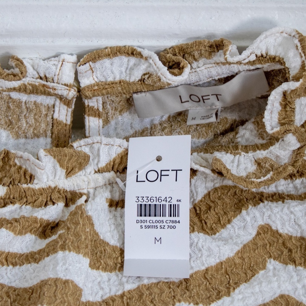 New! Loft Tiger Print Textured Ruffle Women’s Top in Desert Dune Size Medium - Picture 8 of 8